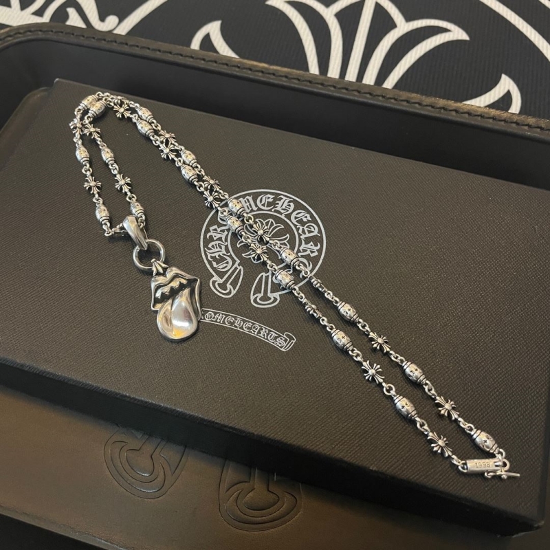 Ch**me He**ts necklaces